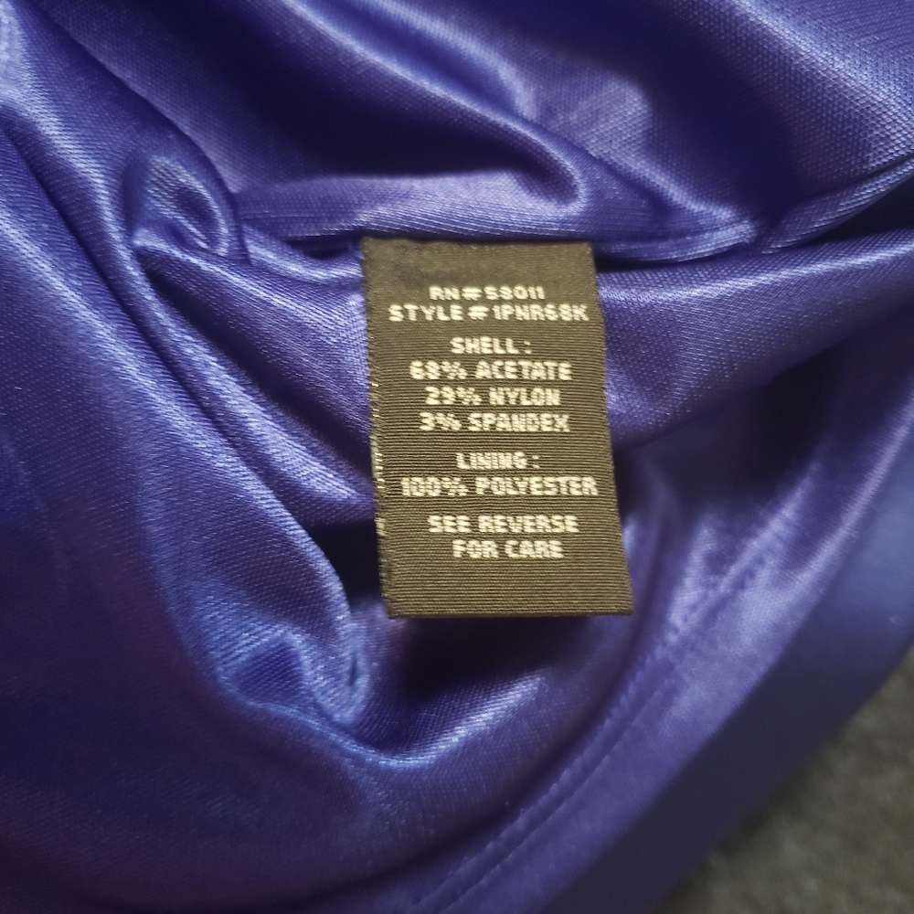 Dress - Picture 4 of 6